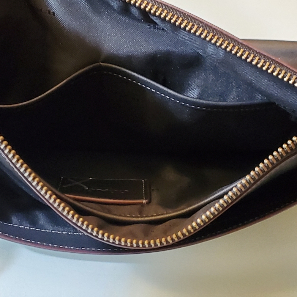 Coach Leather Crossbody / Shoulder Messenger Bag - Picture 4 of 6